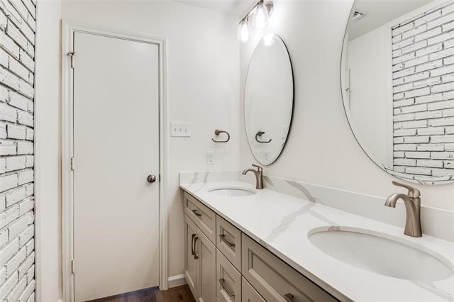 Building Photo - 302 Faircrest Dr