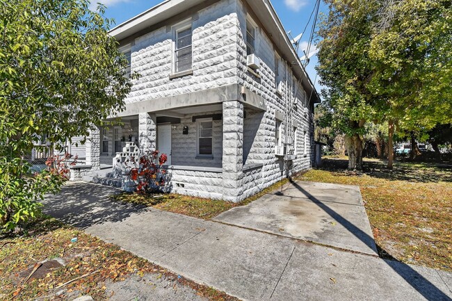 Building Photo - 635 6th St