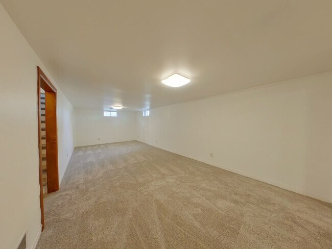 Building Photo - 2321 W Sunnybrook St