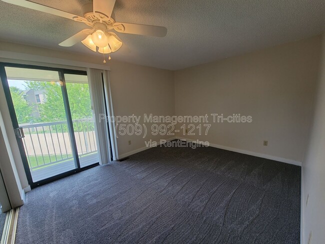 Building Photo - 140 Van Giesen St