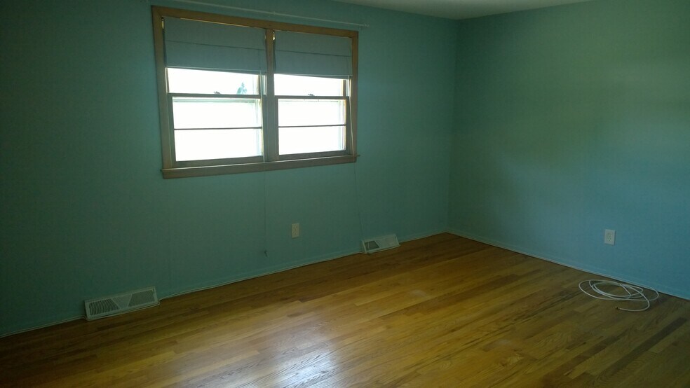 Bedroom 2 - 73 Altamont Road
