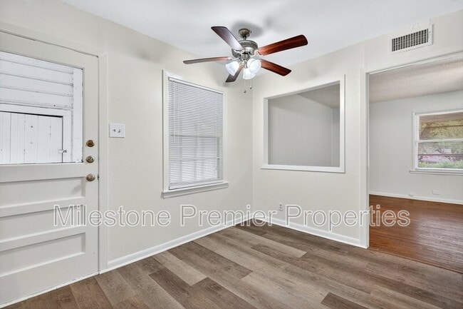 Building Photo - 1112 Redbud Rd