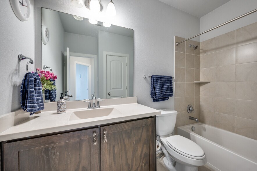 Building Photo - 3115 Ivy Hill Ln
