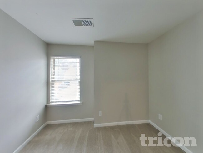 Building Photo - 174 Southwind Cir