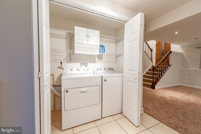 Building Photo - 1709 Dogwood Dr