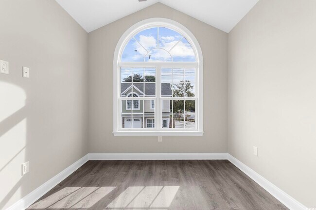 Building Photo - 904 62nd Ave N