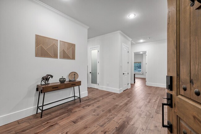 Building Photo - 15937 Stagecoach Rd