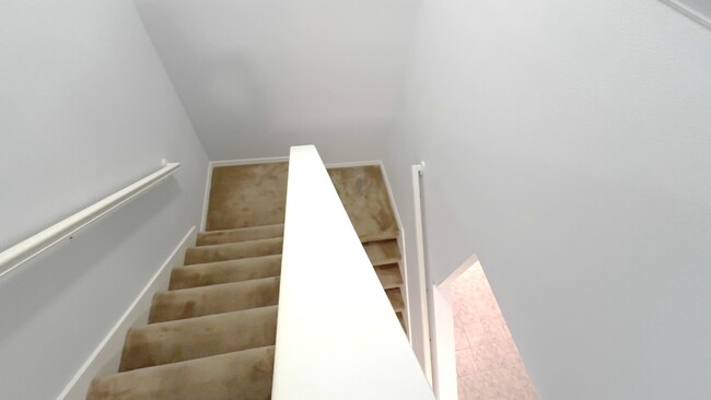 Building Photo - 1088 Avila Ln