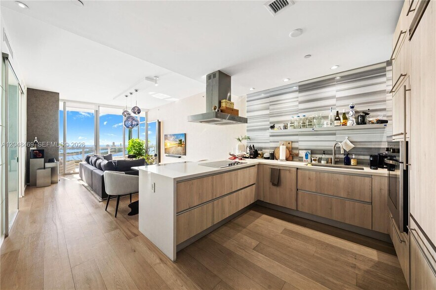 Building Photo - 1100 Biscayne Blvd