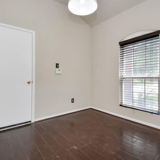 Building Photo - 2723 Oak Ridge Park Dr