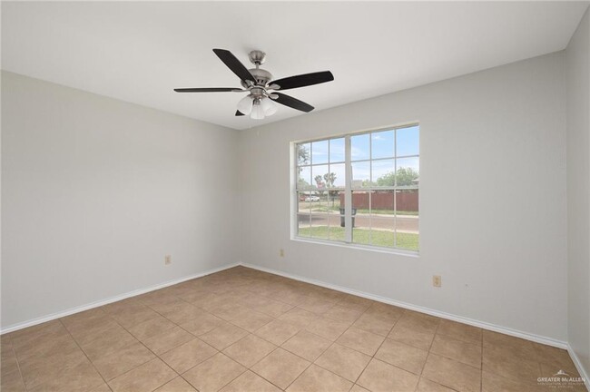 Building Photo - 502 Thornwood Dr
