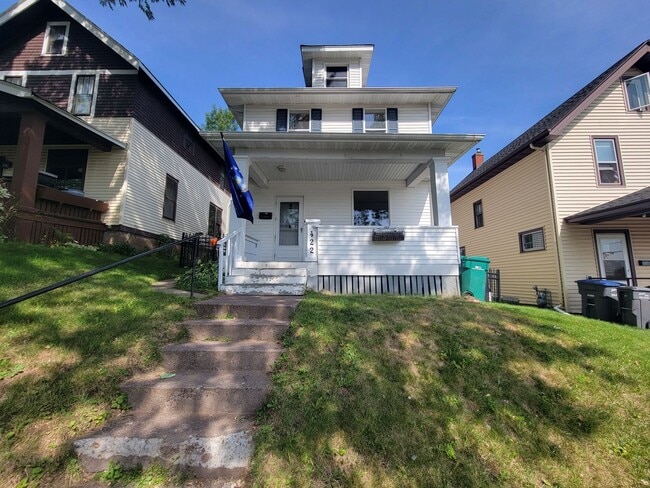 Building Photo - AVAILABLE NOW - 3 BED 1 BATH Home!