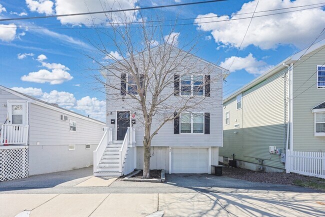 Building Photo - 48 Calumet St