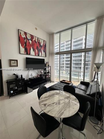 Building Photo - 475 Brickell Ave