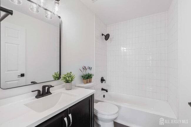 Building Photo - 7518 Tamarron Dr
