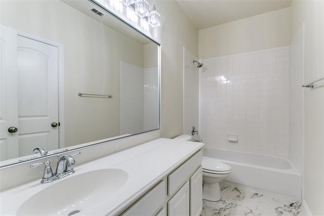 Building Photo - 2594 Jacobson Dr
