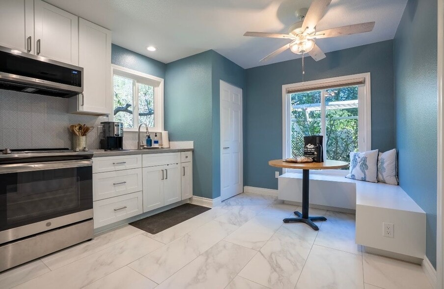 Building Photo - 3219 Sumac Rd