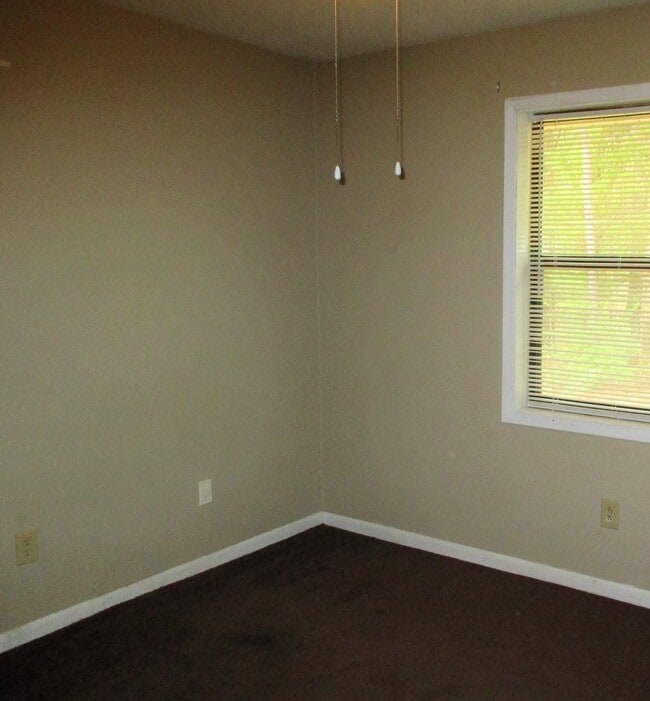 Building Photo - 907 Fisher Ln
