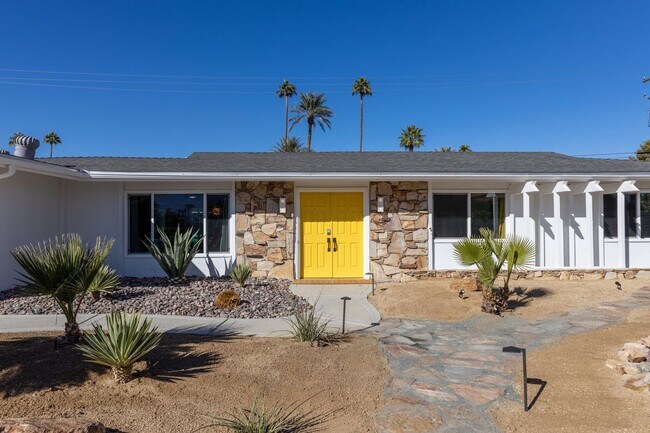Building Photo - Desert Xscape - Pool, Jacuzzi, and Pet Fri...