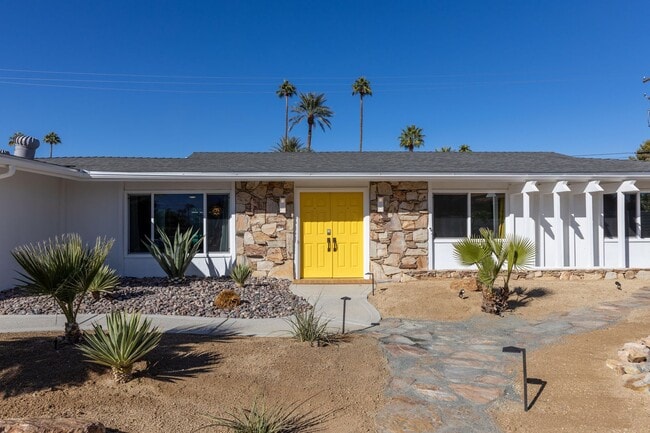 Building Photo - Desert Xscape - Pool, Jacuzzi, and Pet Friendly! (Monthly Only - No Long Term)