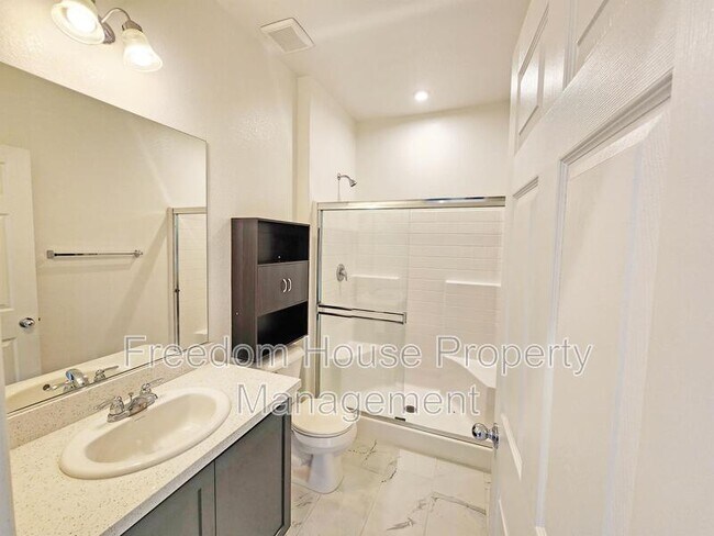 Building Photo - 3821 E Weld Ave