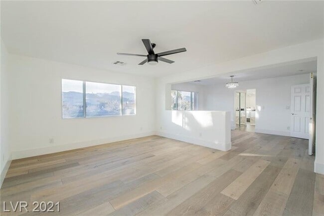 Building Photo - Stunning Summerlin 5 bedroom with a pool!
