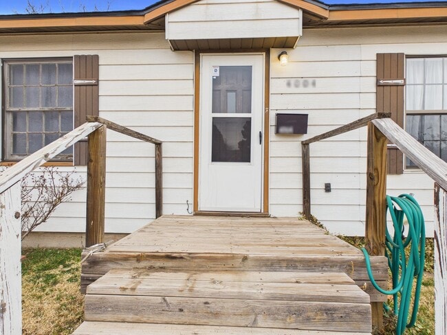 Building Photo - 4004 S Hayden St