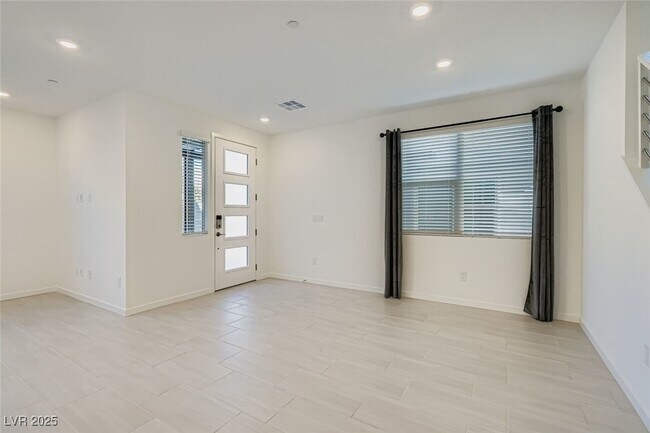 Building Photo - 1543 Hopeful Lark Ln