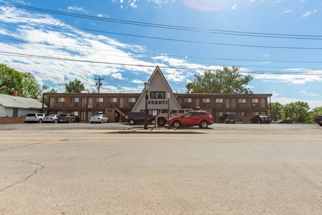 Building Photo - 102 N Maple Ave