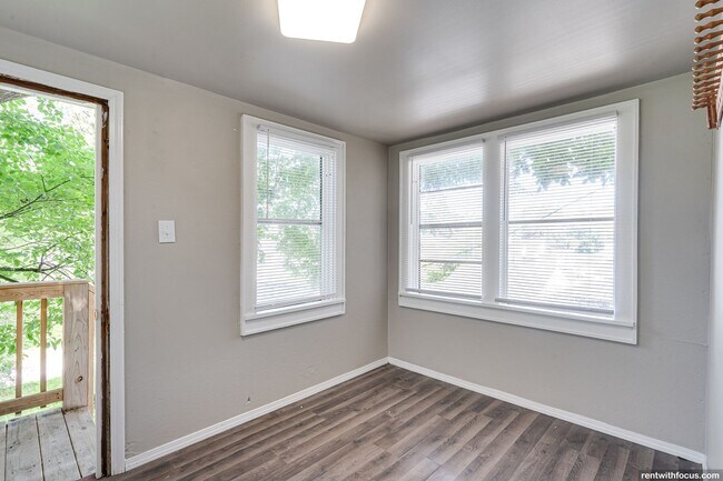 Building Photo - 848 Howard St