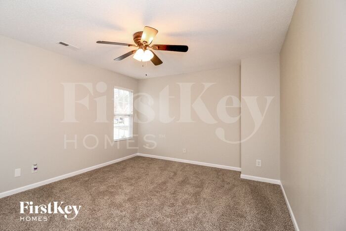 Building Photo - 275 Frontier Dr