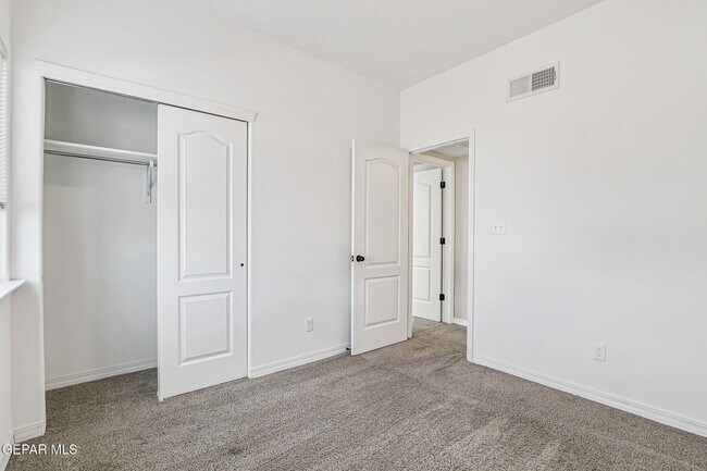 Building Photo - 14853 Tierra Escape Ave