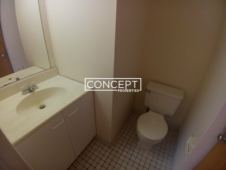 Building Photo - 146 N Beacon St