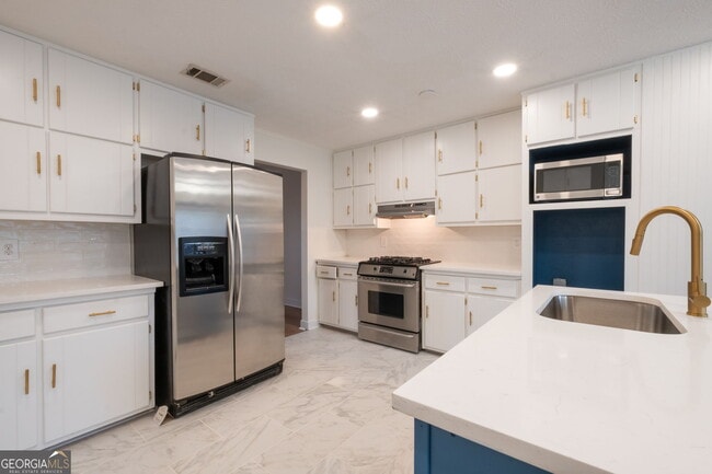 Building Photo - 2688 Benton Dr