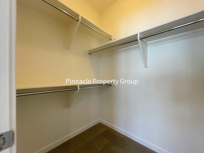 Building Photo - 1073 Foxglove Pl