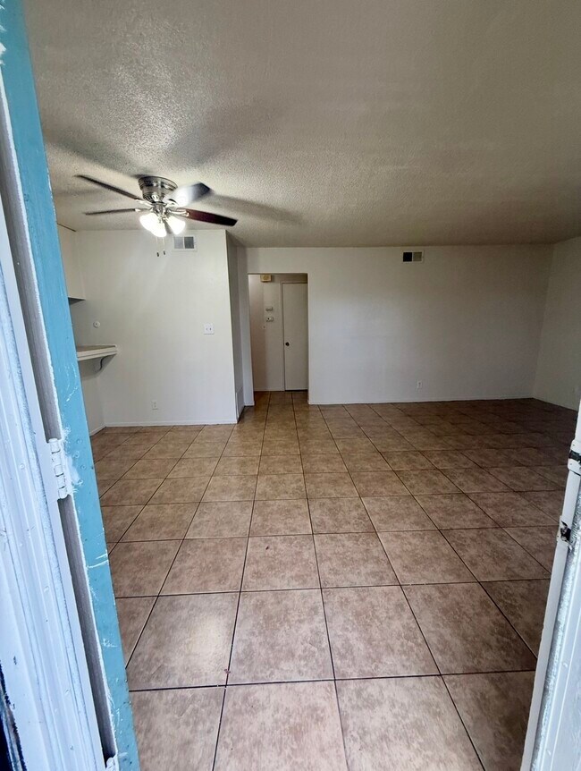 Building Photo - 4479 La Cresta Way