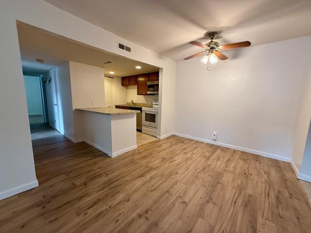 Building Photo - 7 Fairways Cir