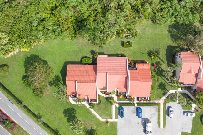 Building Photo - 3303 SE Sandpiper Ct