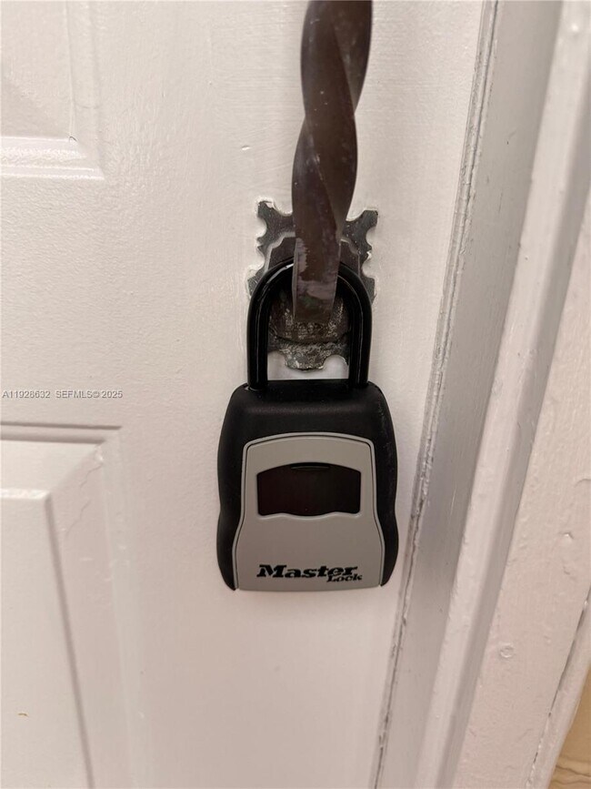 Building Photo - 13741 Flora Pl