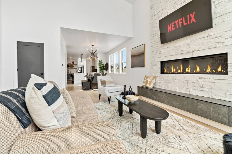 Building Photo - 1530 S Denver Ave