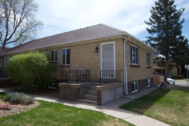 Building Photo - 1600 Winona Ct