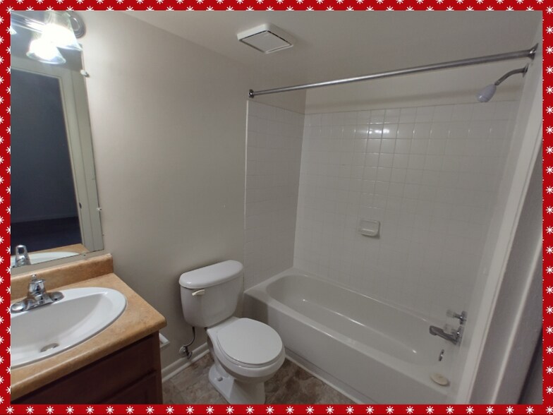 Building Photo - 600 Reusens Rd