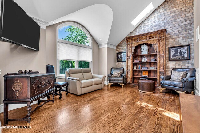 Building Photo - 620 Brookside Dr