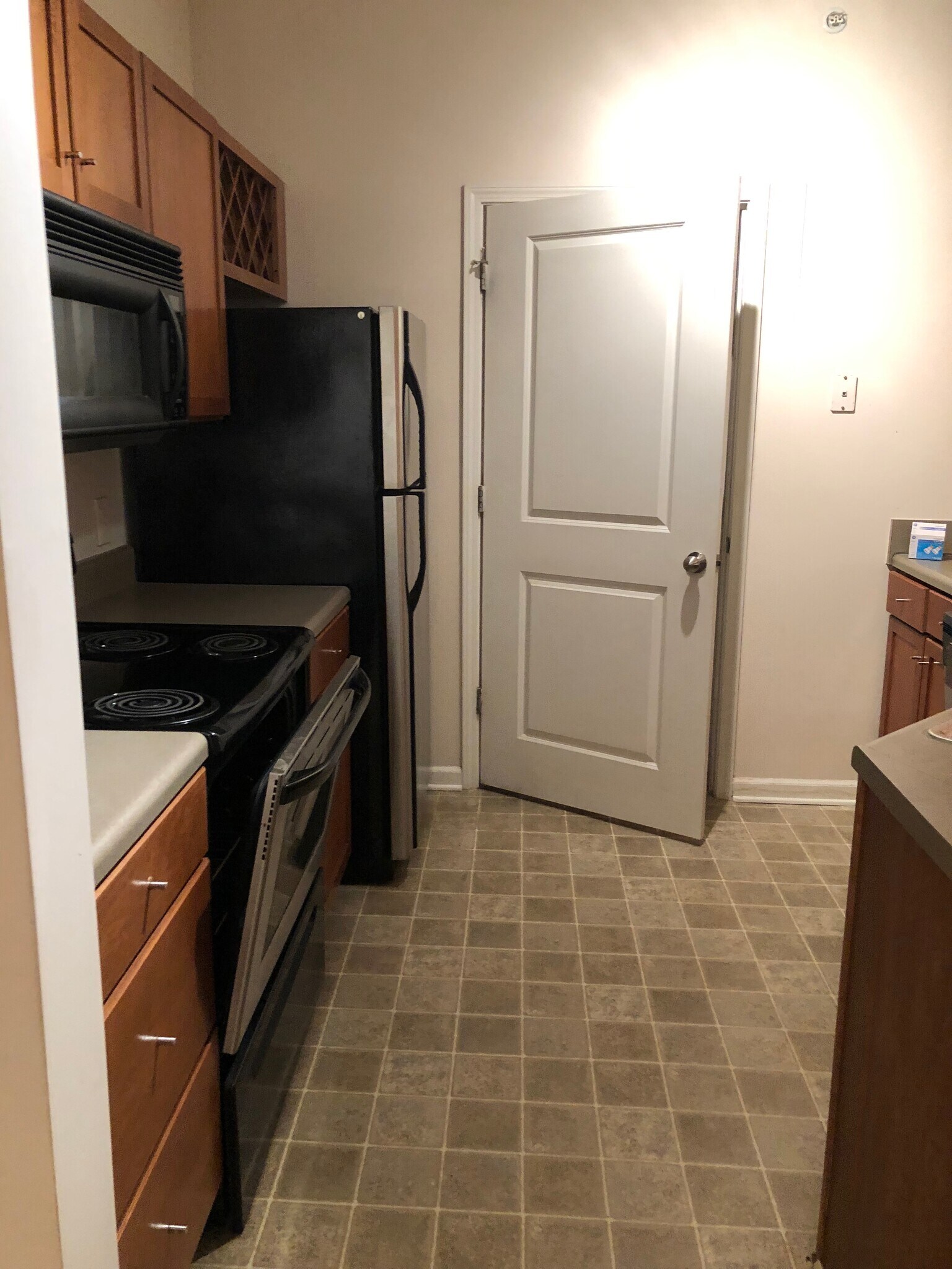 Building Photo - 765 Walker Sq