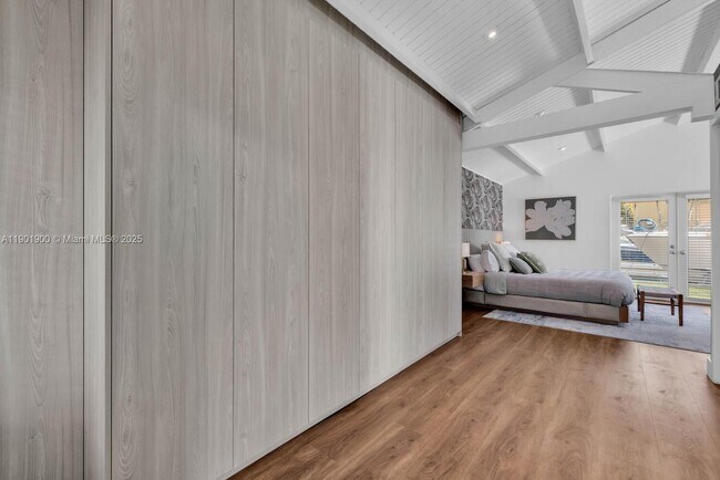 Building Photo - 901 NW 7th Street Rd