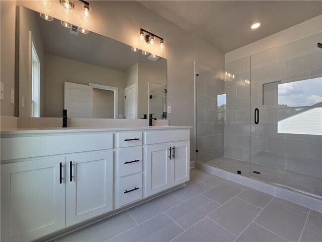 Building Photo - 6 Rock Pk Wy