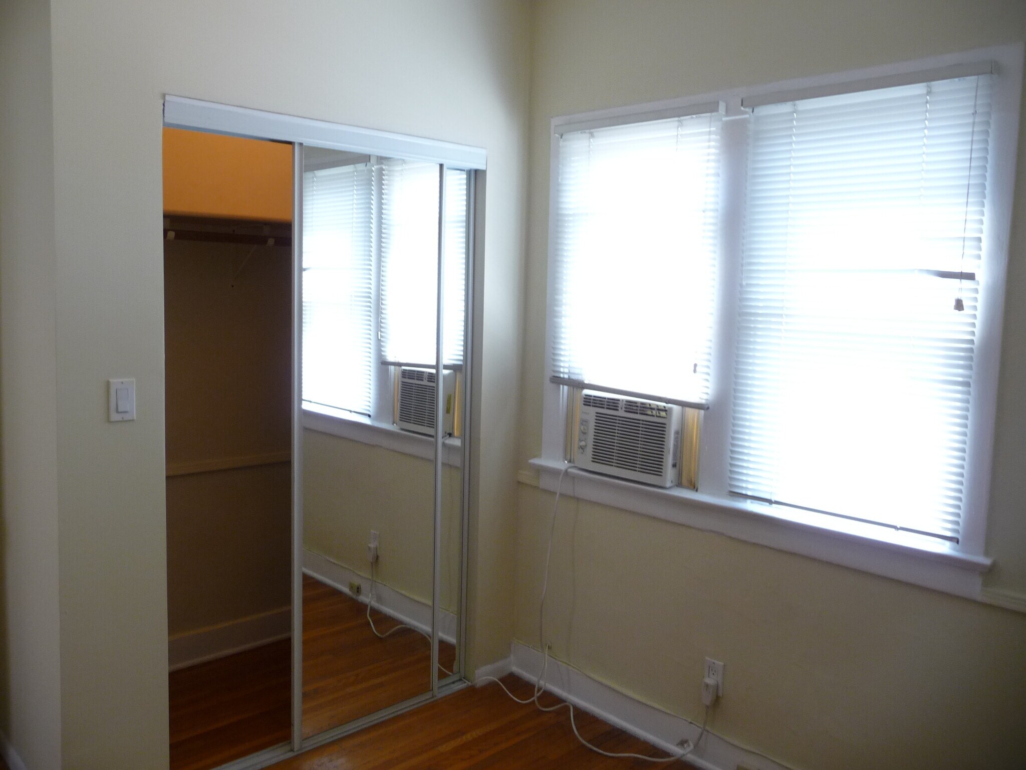 Building Photo - 435 1/2 N Sierra Bonita Ave