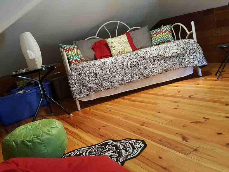 loft - 1013 Touro St