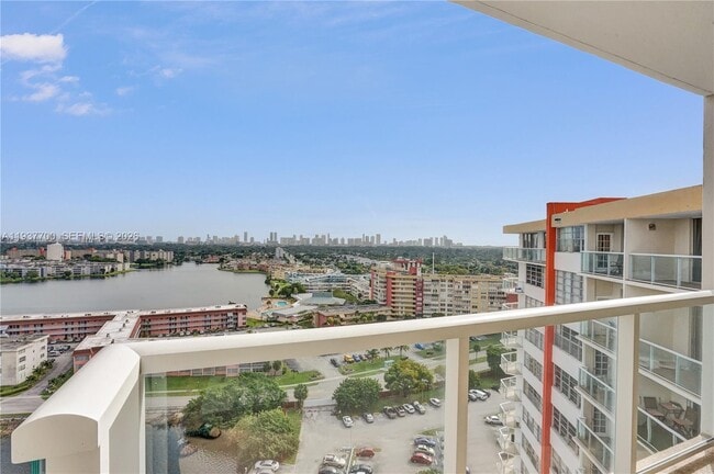 Building Photo - 1351 NE Miami Gardens Dr