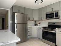 Building Photo - 9 Juniper Pl